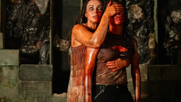 Longa de terror dirigido pelo capixaba Rodrigo Aragão venceu prêmio na Mostra de Cinema de Tiradentes. Confira o trailer