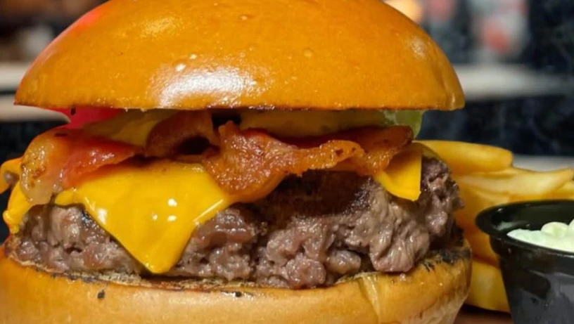 Hambúrguer da hamburgueria Brasileirinho Burger
