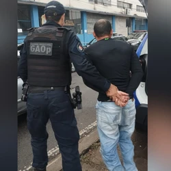 Abordagem ocorreu na Avenida Jerônimo Monteiro, na tarde desta quarta-feira (28), quando ele passa de moto