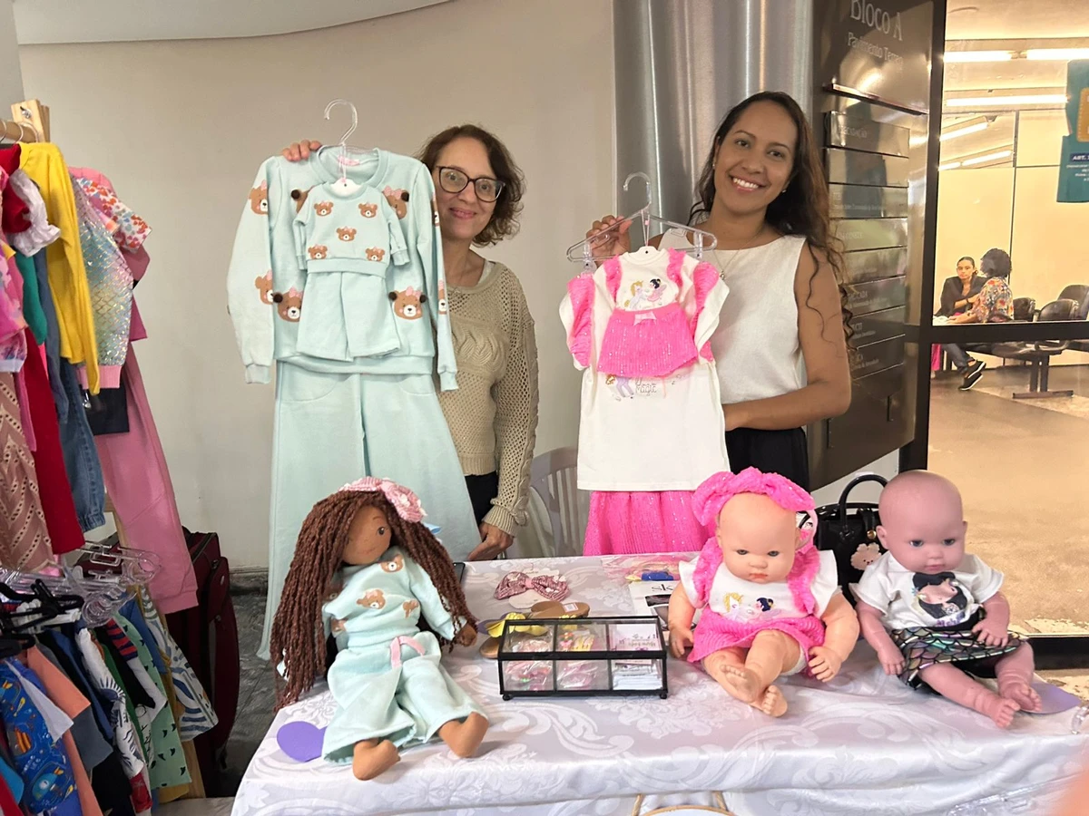 Elizabethe Dias e Andressa Galvão são mãe e filha e inovaram com a venda de roupas de menina e boneca