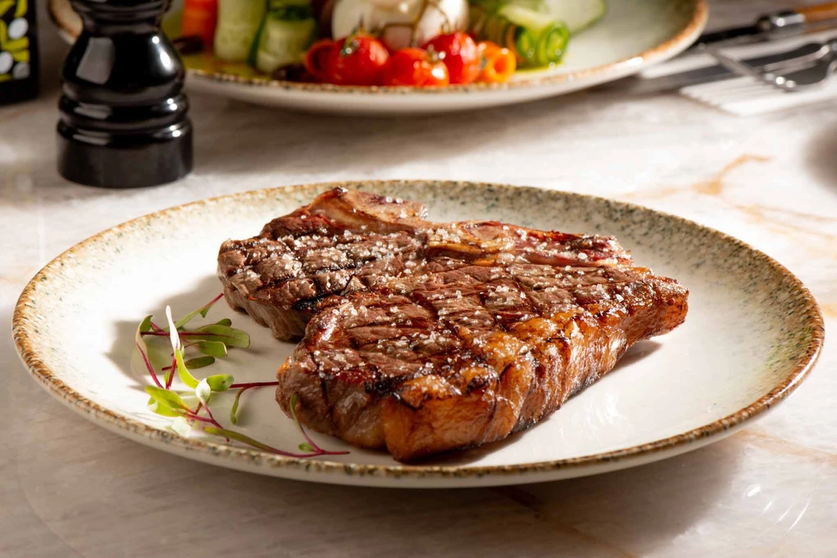T-Bone steak (R$ 249) Foto por Ari Oliveira
