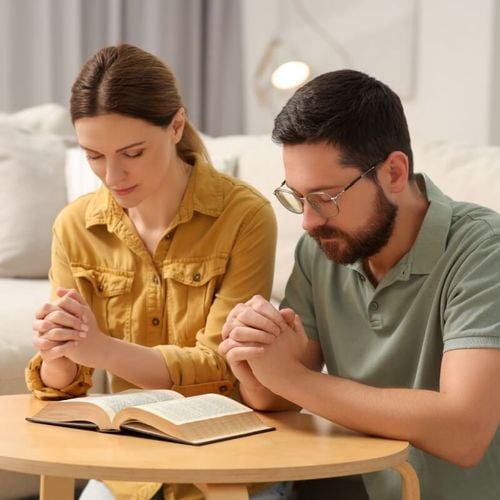Imagem - 5 orações para proteger e fortalecer o relacionamento amoroso 