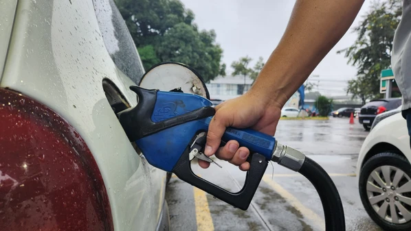 Segundo a Receita Federal, os negócios alvos de megaoperação são de Atílio Vivacqua e Cariacica. Esquema desbarato em oito estados batizava combustíveis com metanol, sonegava impostos e fazia lavagem de dinheiro por meio de fintechs