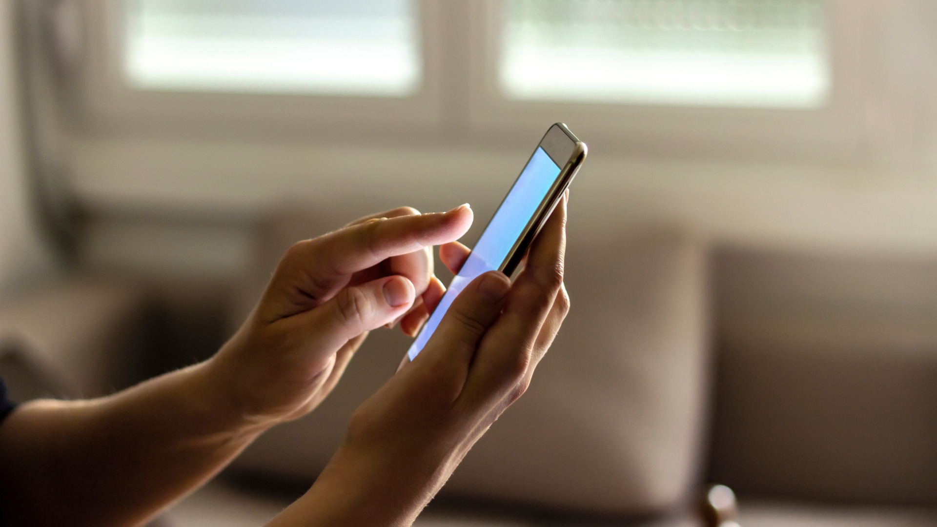 Não fique sem WhatsApp: confira opções que se manterão atualizadas, desde o Moto G24 até o iPhone 15. Crédito: Canva
