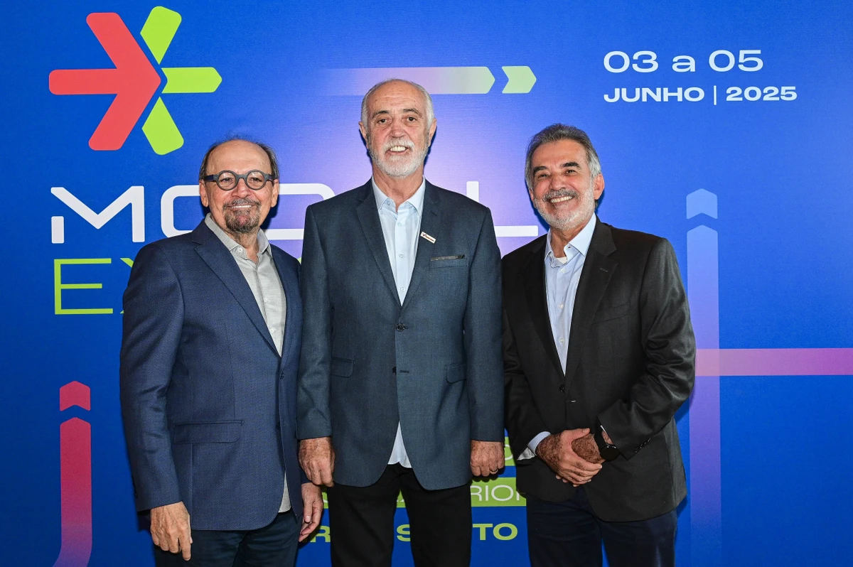 Idalberto Moro (Sincades), Luiz Alberto Teixeira (Transcares) e Sidemar Acosta (Sindiex)