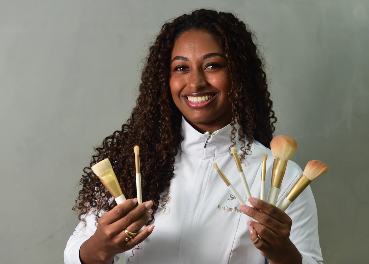 Thatiany Rodrigues, maquiadora