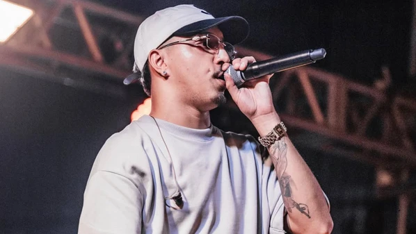 Carioca apresenta novo show com sucessos da carreira e faixas do disco que já ultraou 40 milhões de plays nas plataformas digitais