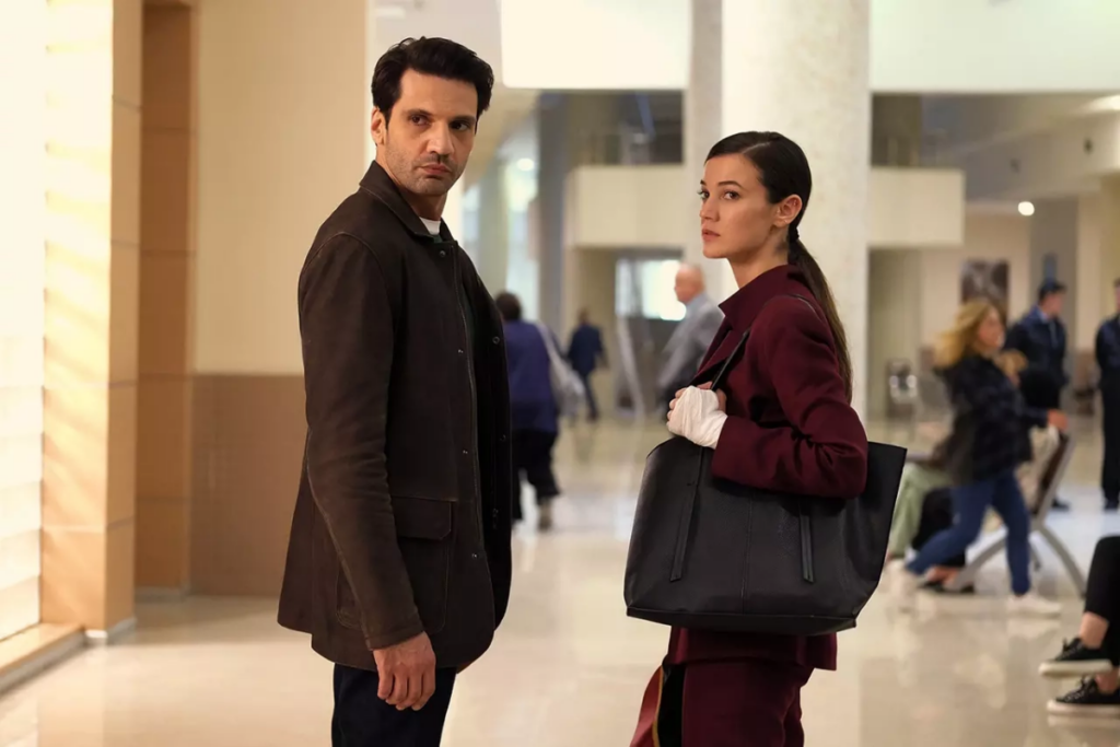 A segunda temporada de “Yargi: Segredos de Família” traz Ceylin e Ilgaz envolvidos na investigação de uma série de assassinatos (Imagem: Reprodução digital | Max)