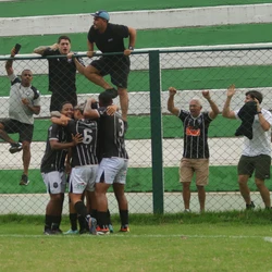 Assim como no jogo de ida, meia Breno Melo decide e classifica o capa-preta para a disputa do título