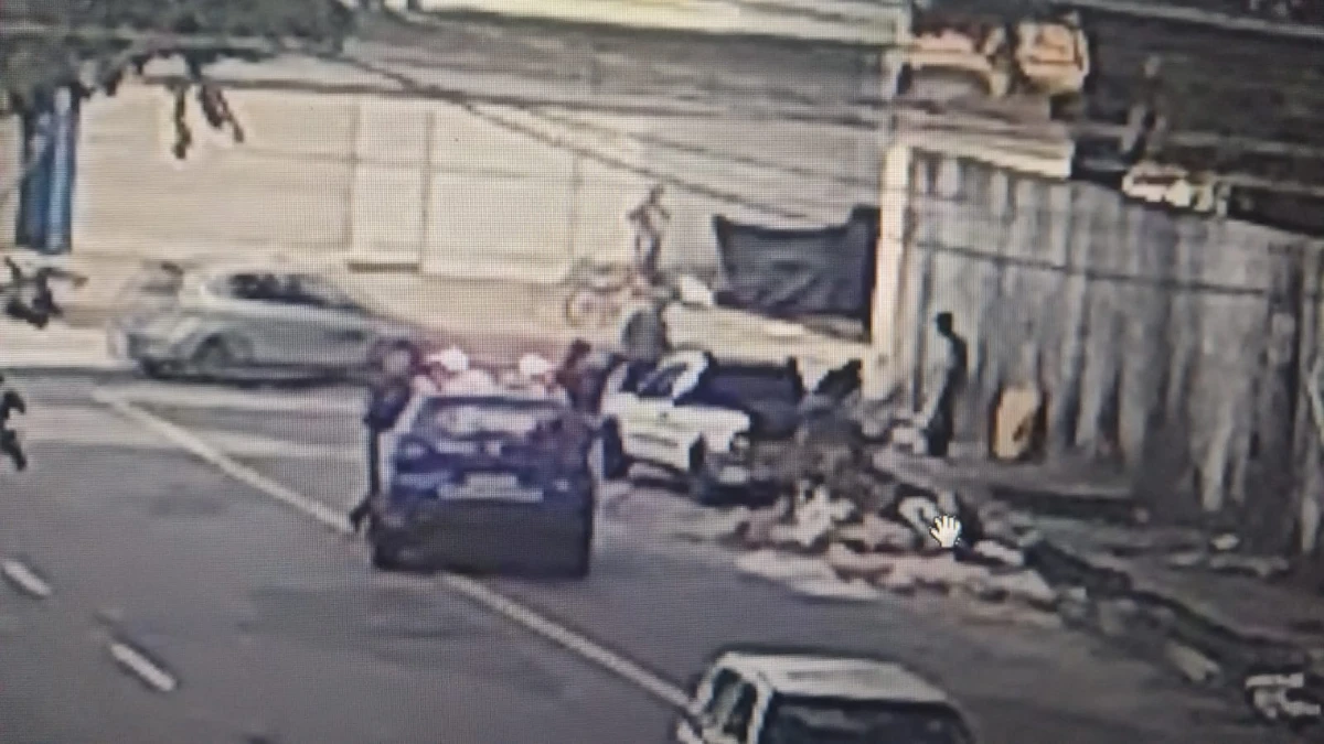 Câmeras de videomonitoramento flagram descarte irregular de entulho em Vitória