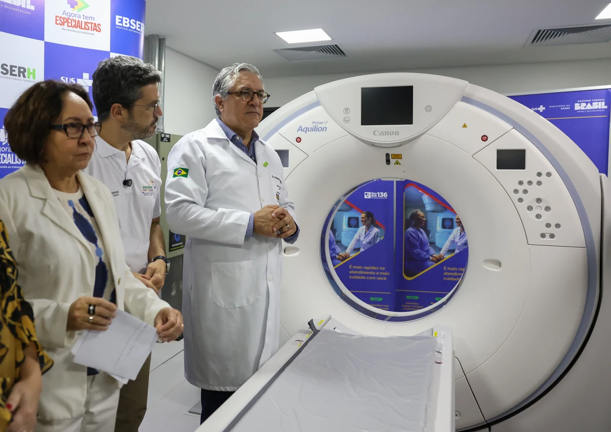 Tomógrafo computadorizado foi entregue pelo ministro da Saúde, Alexandre Padilha, a um hospital do SUS