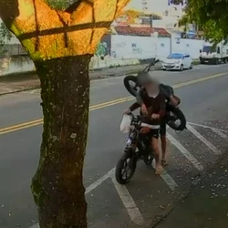 Uma das bicicletas foi recuperada e um suspeito foi reconhecido nas imagens pelo próprio pai, mas se recusou a se apresentar aos policiais, alegando que iria à delegacia no dia seguinte