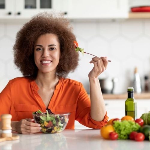 Imagem - 10 alimentos aliados da saúde feminina após os 40 anos