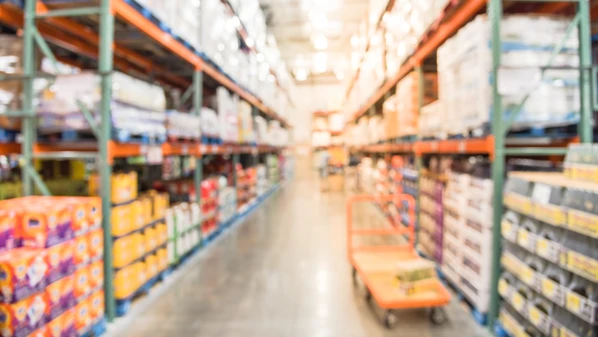 Assim como fazia na loja da cidade pequena ou do bairro, o consumidor diz o que precisa e a IA entrega a ele uma solução — ou seja, o produto. Isso está sendo chamado de "varejo concierge", uma experiência de compra personalizada