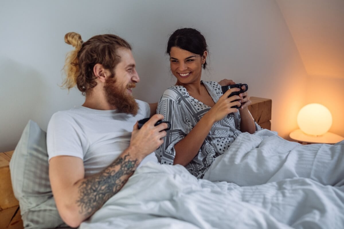 Os chás ajudam a preparar o corpo para dormir melhor (Imagem: bbernard | Shutterstock) 