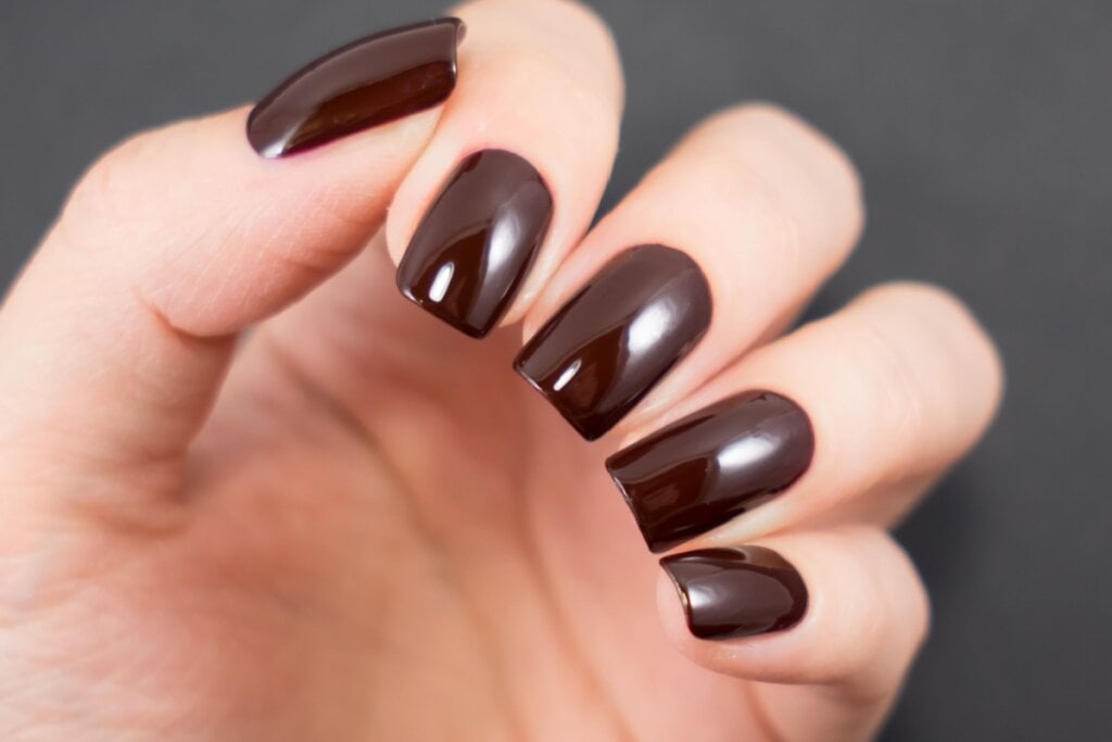 Os tons de marrom são versáteis e elegantes (Imagem: Minszka | Shutterstock)