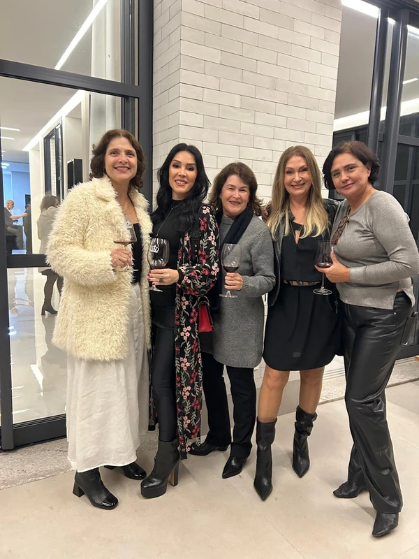 Marila Nonato, Claudia Mameri, Katia Brinco, Renata Gouvea e Roberta Guariento
