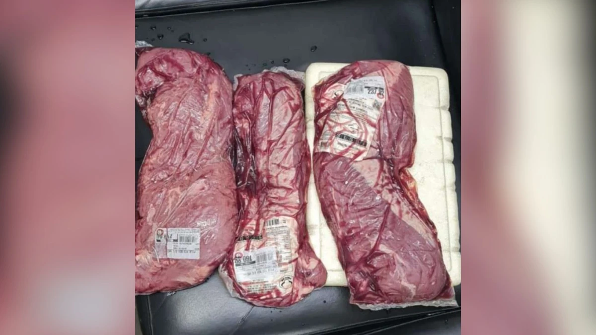 Peças de carne que foram furtadas de supermercado no Centro
