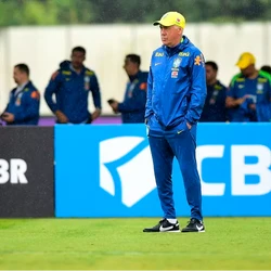 A CBF (Confederação Brasileira de Futebol) anunciou nesta terça-feira (3) o início da venda dos ingressos para a partida entre Brasil e Paragua...