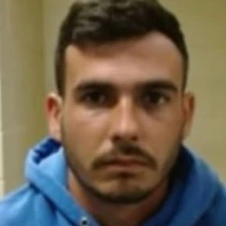 Willian de Oliveira Correa, de 24 anos, tinha mandado de prisão preventiva por homicídio em Água Doce do Norte em março do ano passado; contra ele havia um alerta vermelho da Interpol