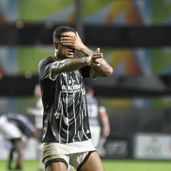 Atacante foi determinante no triunfo sobre o Pouso Alegre, que deixa o Capa-Preta na vice-liderança do Grupo 6