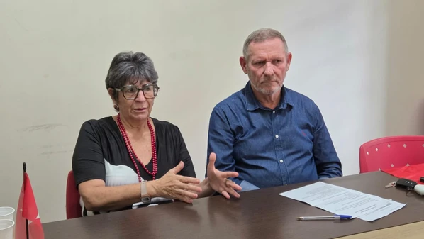 Deputado disputa a presidência estadual do partido contra Jack Rocha. Iriny Lopes está ao lado dele