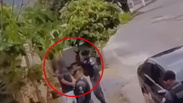 O caso ocorreu na segunda (2), no bairro Floresta. A PM diz que foi verificar denúncia de homens armados e que um deles interferiu na ação e foi detido