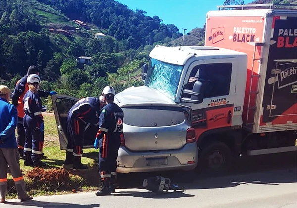 Acidente de trânsito mata duas pessoas em Domingos Martins