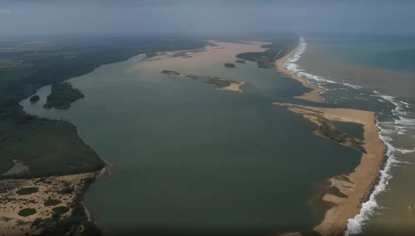 Foz do Rio Doce em Regência, Linhares