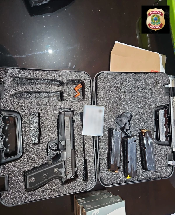 Material apreendido pela Polícia Federal durante a Operação "Sea Chest" por Divulgação | Polícia Federal