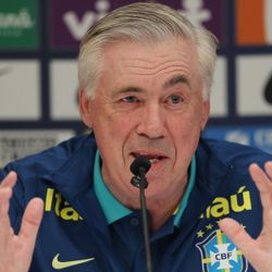 Novo técnico da seleção iniciou o trabalho com um empate fora de casa contra o Equador. Veja como jornais de vários países analisaram a estreia de Carlo Ancelotti.