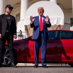Analistas dizem que império tecnológico precisa mais da atenção de Musk, mas também de um bom diálogo com o governo americano.