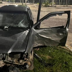 Darli Ferreira Pereira Júnior roubou o veículo e estava em fuga em alta velocidade, se envolvendo em colisões no trajeto