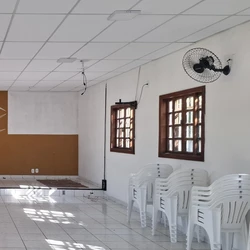 Templo evangélico foi alvo de furto e foram levados equipamentos eletrônicos e musicais; crime foi descoberto na noite de quinta-feira (5)