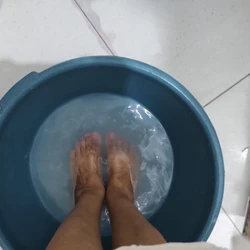 Serviço Autônomo de Água e Esgoto (Saae) do município disse que problema ocorre devido ao rompimento de tubos durante obras de abertura de valas para escoar água da chuva