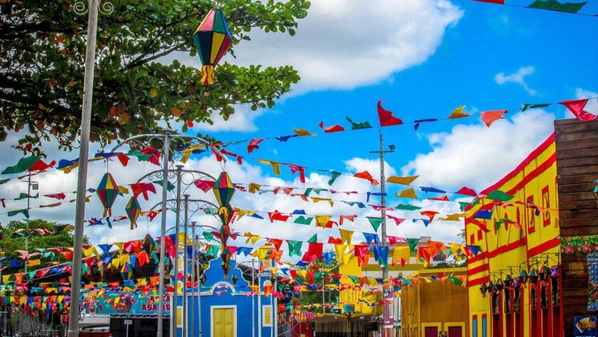 Junho chegou! E com ele, arraiás sem fim! Vem descobrir como o seu signo se comporta nas comemorações das festas juninas