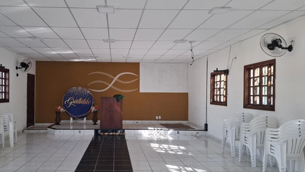 Templo evangélico foi alvo de furto e foram levados equipamentos eletrônicos e musicais; crime foi descoberto na noite de quinta-feira (5)