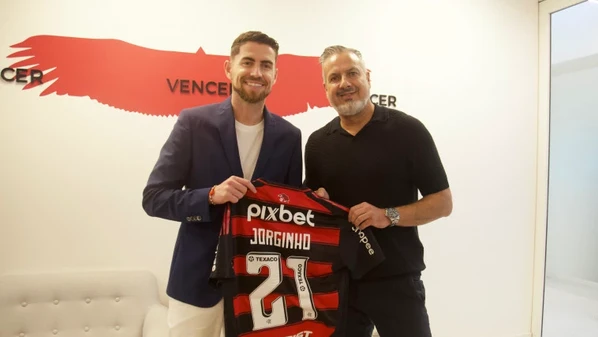 Meio-campista ítalo-brasileiro assinou contrato com o Rubro-Negro até 2028