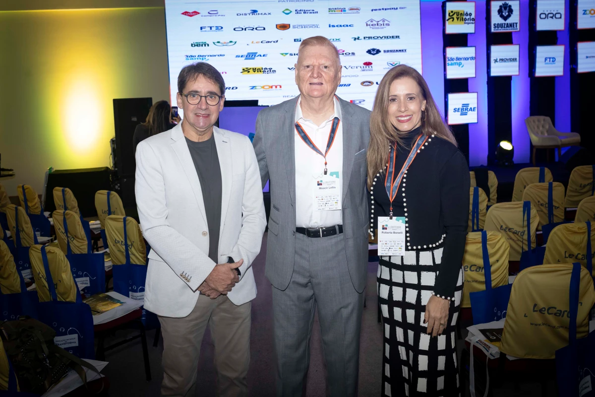 Álvaro Duboc, secretário de Estado de Economia e Planejamento, Moacir Lellis, pres do Sinepe, e Roberta Bonelli, vice-pres
