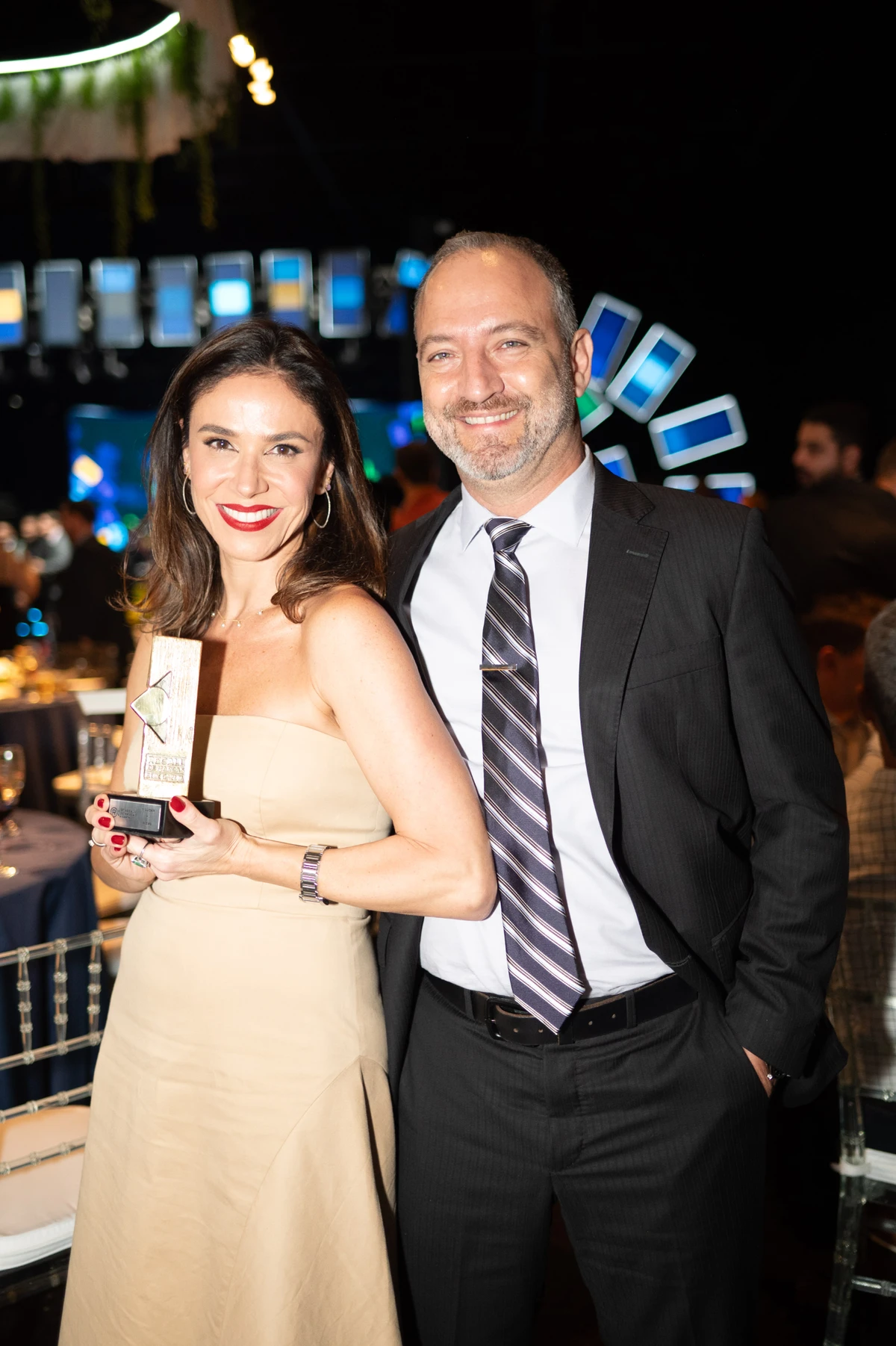 Maria Izabel Braga Ferlin (Sal Globo) e Flávio Simões