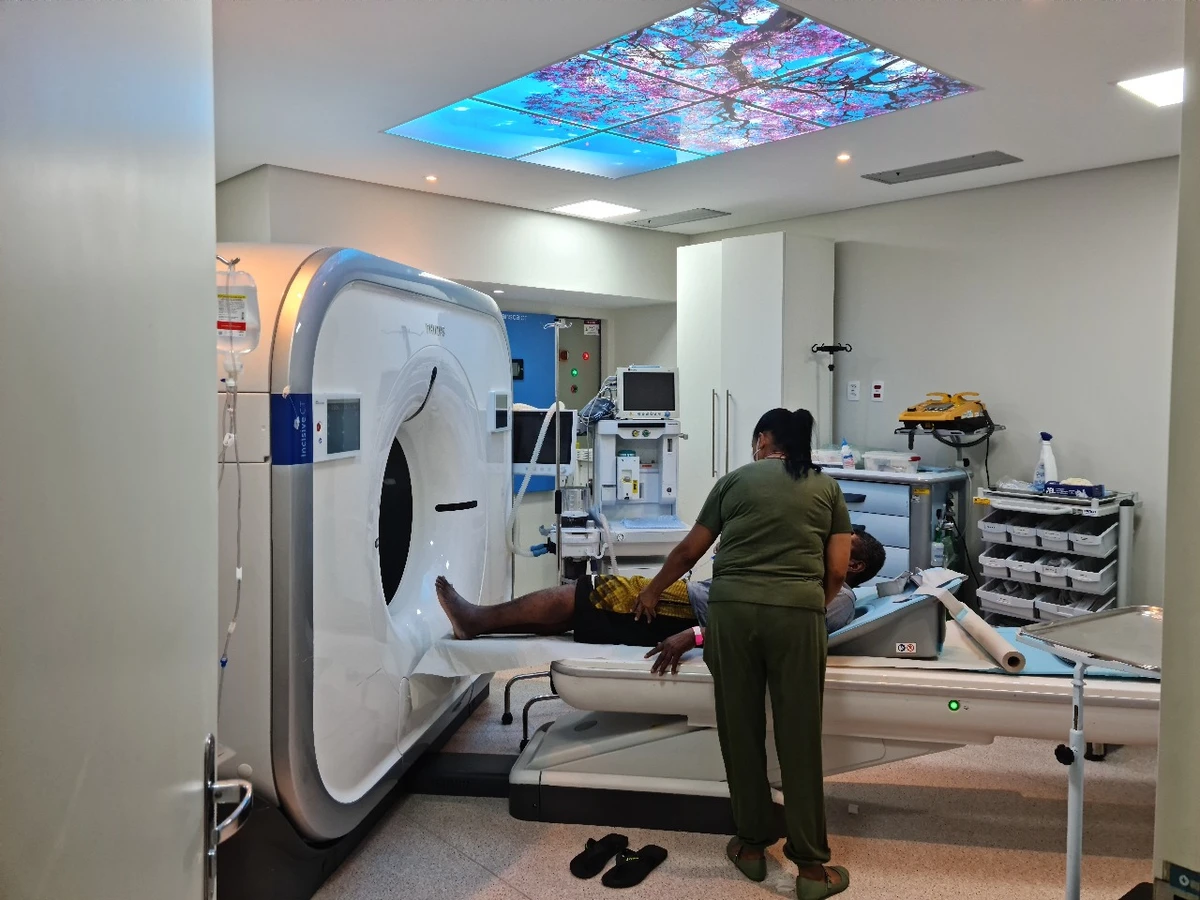 Novo tomógrafo já está instalado no hospital para atendimentos diários