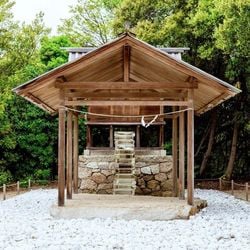 Outrora poluída e sofrendo com o despovoamento, Naoshima se tornou um museu a céu averto e um enclave de arte contemporânea mais badalado do Japão.