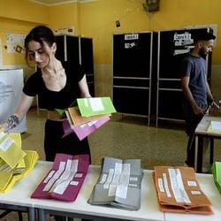 Proposta prevê reduzir pela metade o tempo de residência necessário para solicitar a cidadania italiana, de dez para cinco anos.