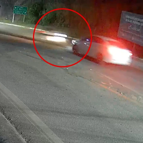 Imagem - Acidente entre carro e moto deixa homem ferido no Sul do ES; veja vídeo