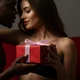 Imagem - Dia dos Namorados: veja dicas de presentes sensuais para sair da rotina
