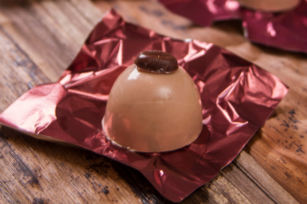 Bombom ao creme trufado de café (Imagem: Reprodução Digital | EdiCase)