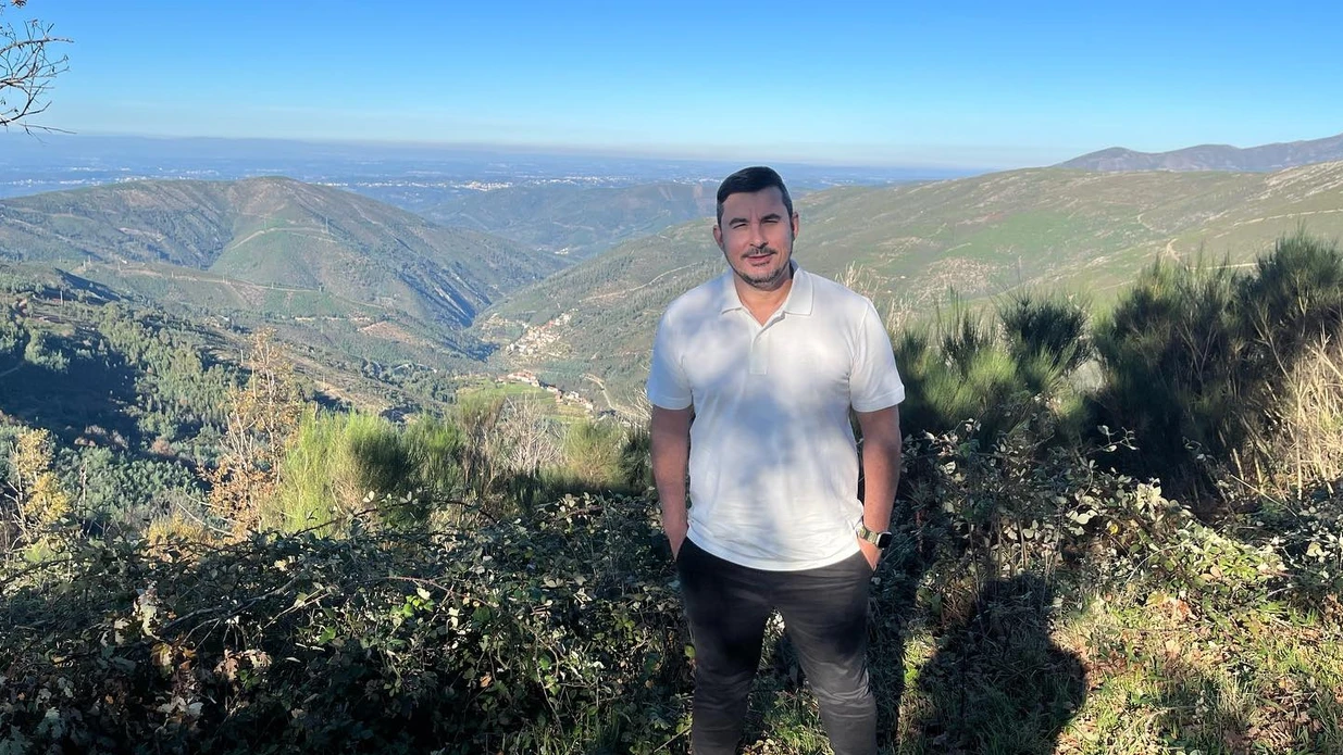 Segundo a defesa, o próprio Bruno Valadares de Almeida, pediu que o advogado fosse até a polícia com documentos ao ver que um dos intermediários, com quem teve contato, havia sido preso