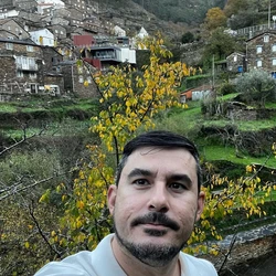 Quatro pessoas foram presas, incluindo o diretor financeiro da empresa da vítima; segundo a Polícia Civil, investigações prosseguem