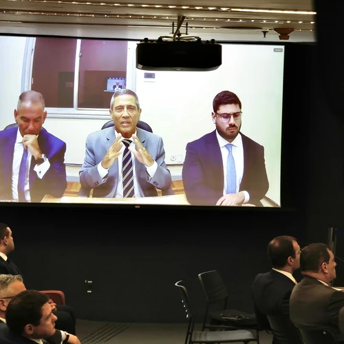Imagem - Braga Netto diz que Cid mentiu e que não entregou dinheiro em caixa de vinho