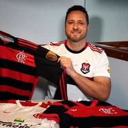 Victor Caldeira viaja o mundo todo para acompanhar o Rubro-Negro Carioca e agora está na expectativa pelo desempenho do Fla no Mundial